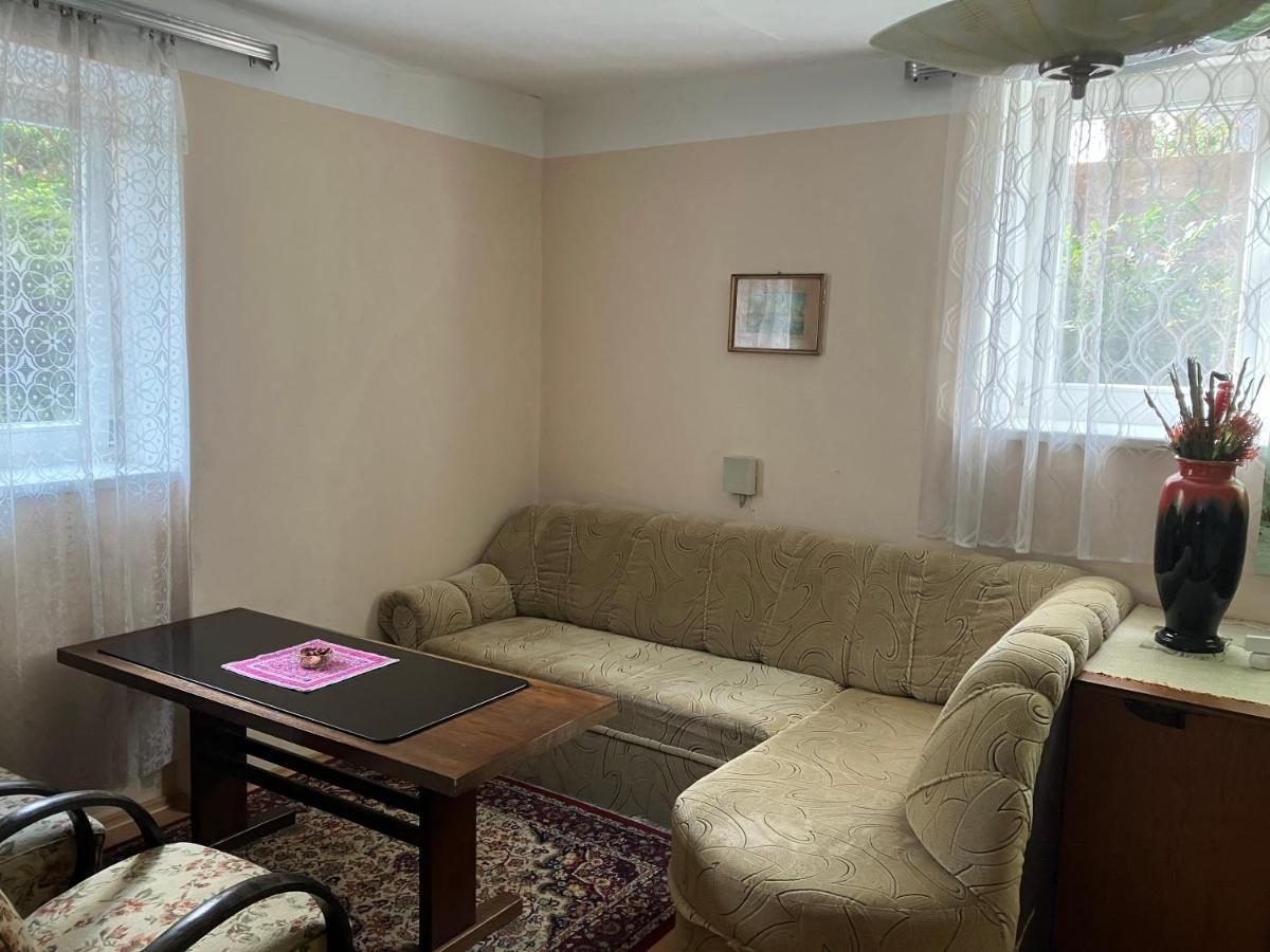 Garden View Apartment Znojmo Ngoại thất bức ảnh